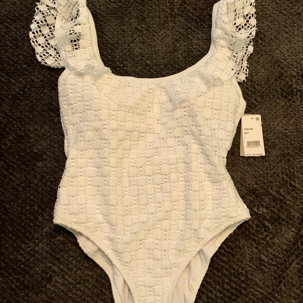 New Kenneth Cole one piece w ruffles